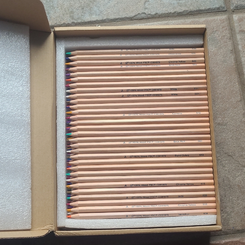 New in box! Amazon Set of 120 Colored Pencils 24 Colors